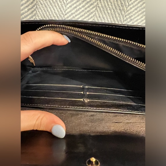 Louis Vuitton Monogram Vernis Sarah Wallet - Picture 5 of 13
